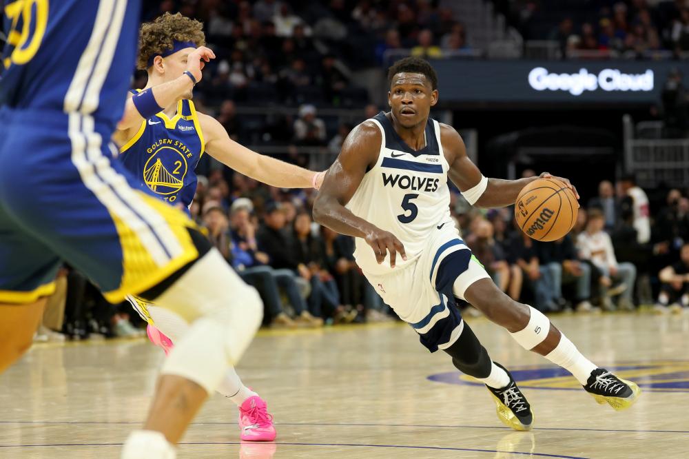 欧洲杯一夜变天!NBA榜眼报销,字母哥伤退,东契奇带伤血砍26分杀进16强